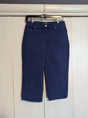 Gloria Vanderbilt, Blue Amanda Capri